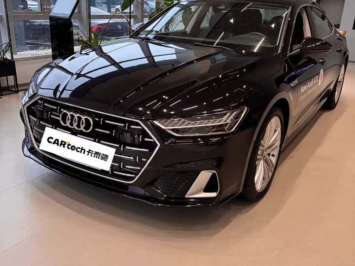 Фото 1 - Audi A7L