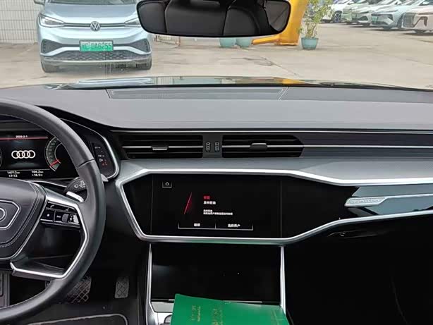 Фото 6 - Audi A7L