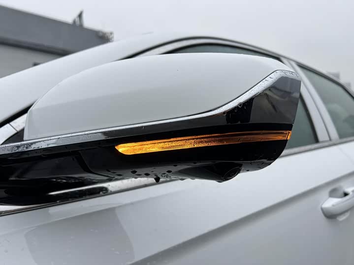 Photo 4 - Geely Preface