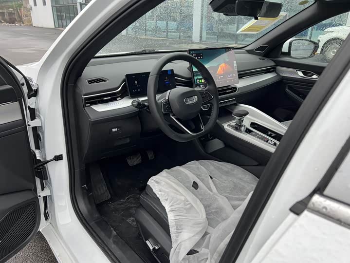 Photo 7 - Geely Preface