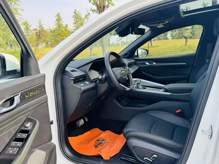 Фото 4 - Geely Preface