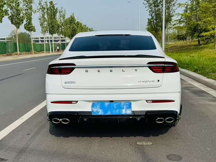 Фото 9 - Geely Preface