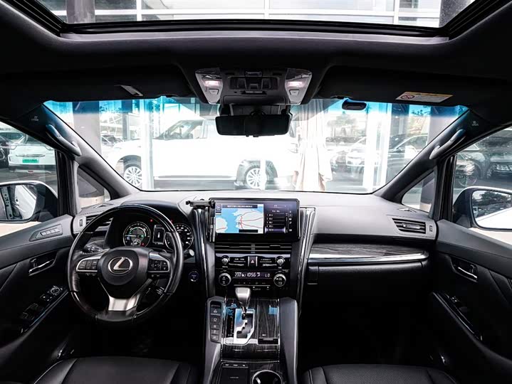 Фото 9 - Lexus LM