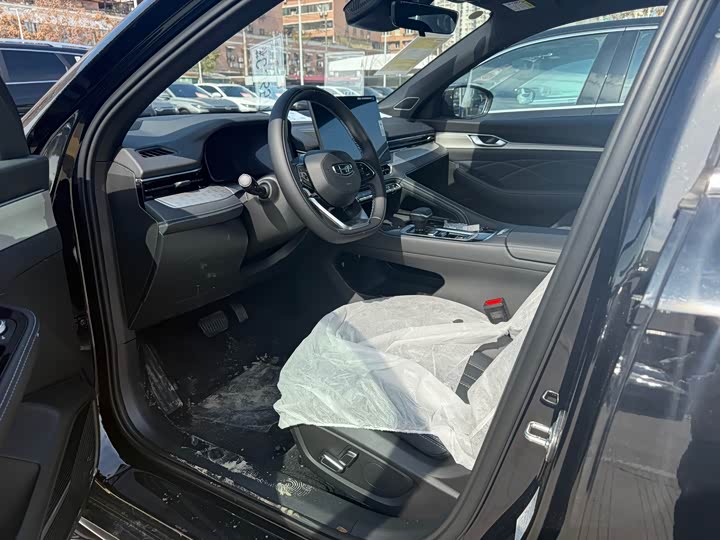 Фото 4 - Geely Preface