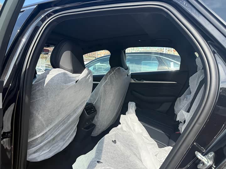 Фото 5 - Geely Preface