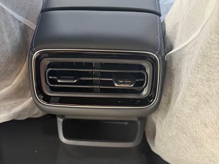 Фото 6 - Geely Preface