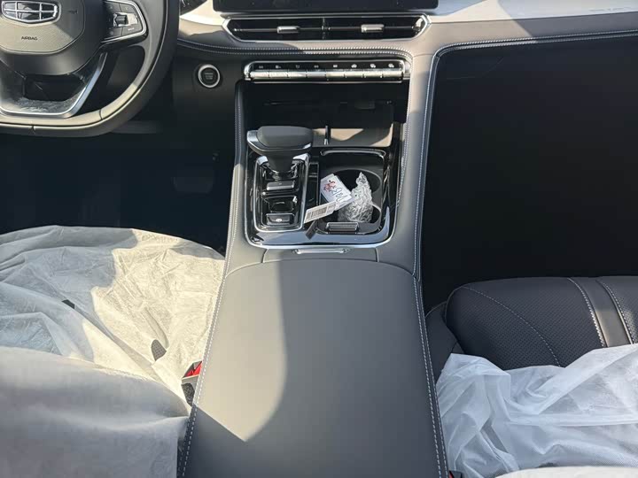 Фото 7 - Geely Preface