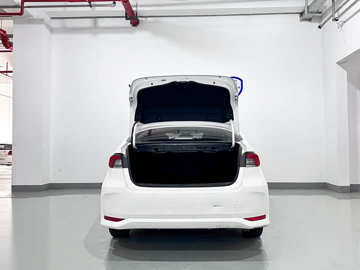 Фото 8 - Toyota Corolla