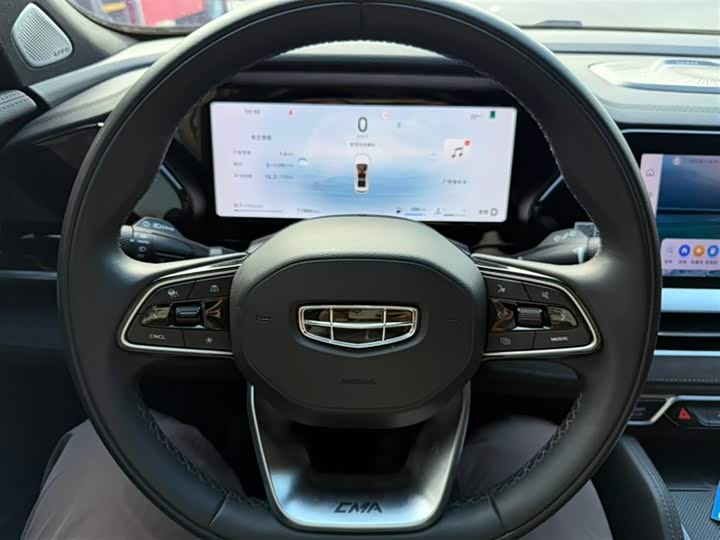 Фото 9 - Geely Monjaro