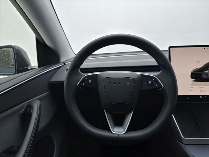 Фото 4 - Tesla Model Y