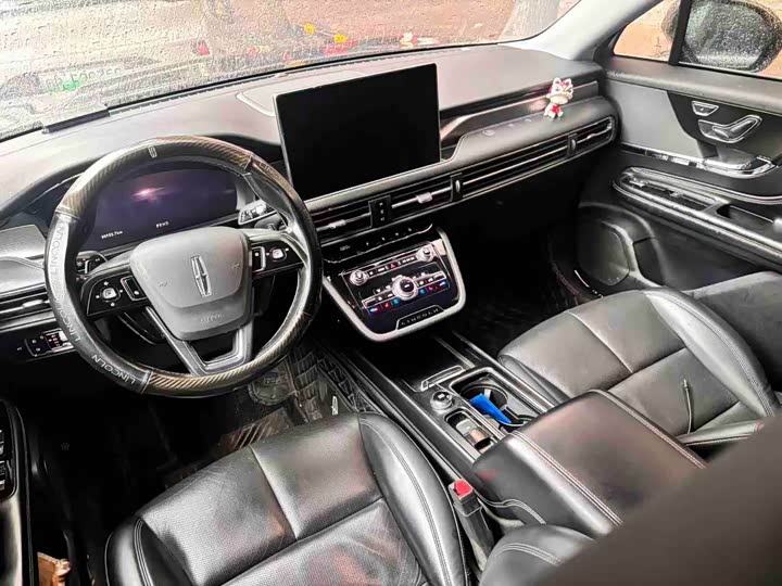 Photo 4 - Lincoln Corsair