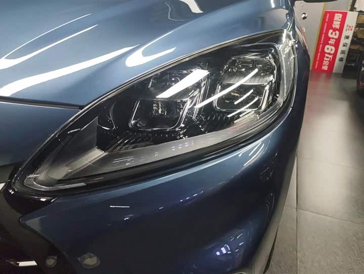 Фото 5 - Ford Escape