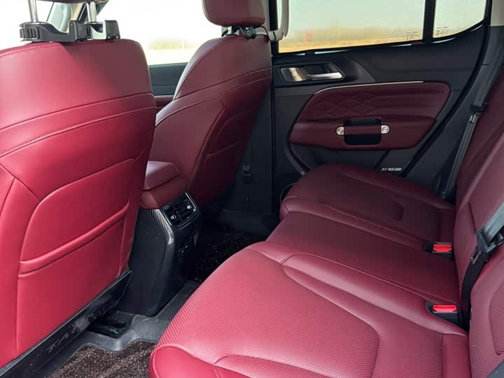 Фото 9 - Tank 300