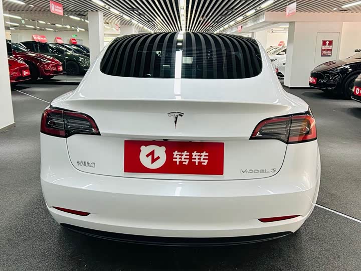 Фото 5 - Tesla Model 3