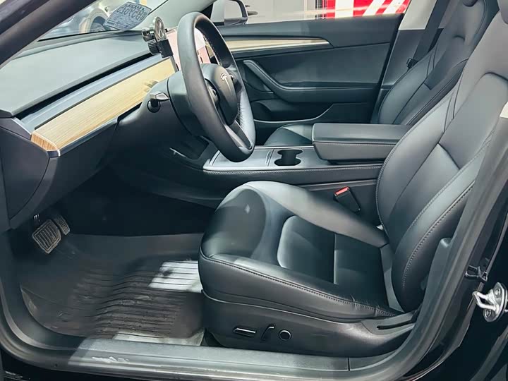 Фото 7 - Tesla Model 3