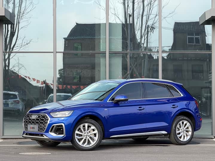 Фото 1 - Audi Q5L