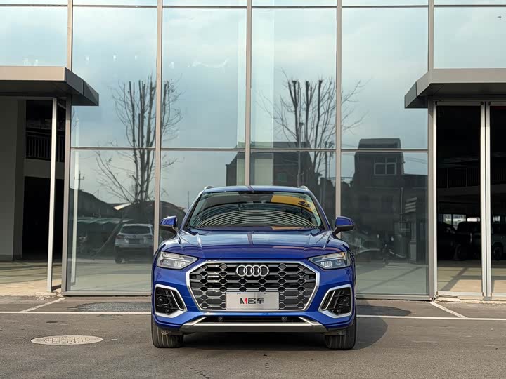 Фото 2 - Audi Q5L