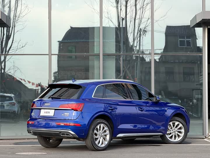 Фото 5 - Audi Q5L