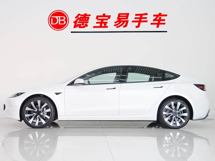 Фото 4 - Tesla Model 3