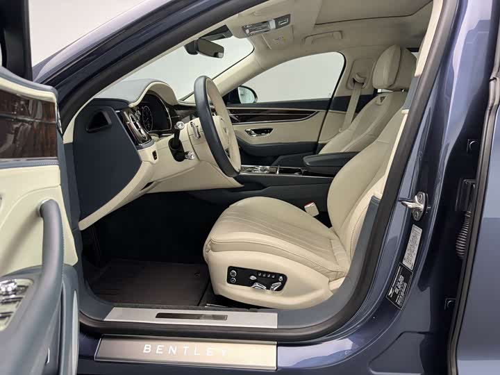 Фото 4 - Bentley Flying Spur