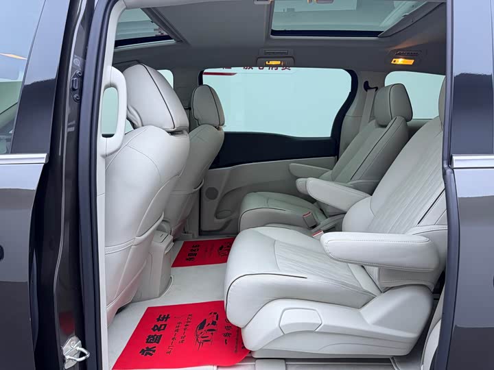 Фото 9 - Buick GL8 ES