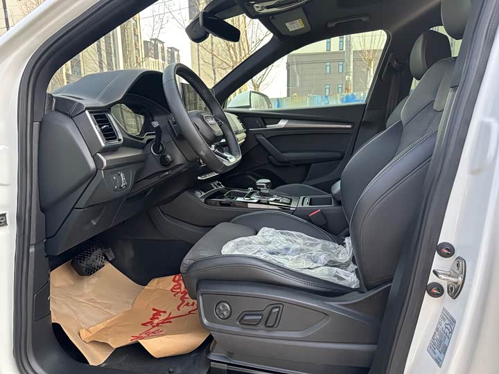 Фото 4 - Audi Q5L