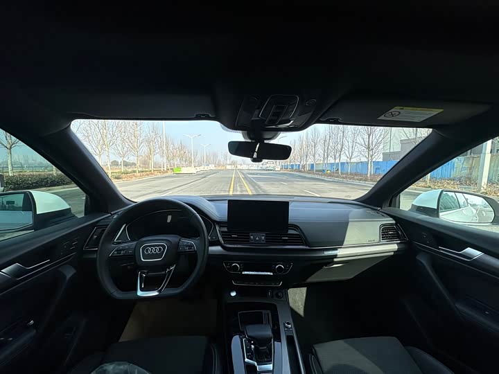 Фото 5 - Audi Q5L