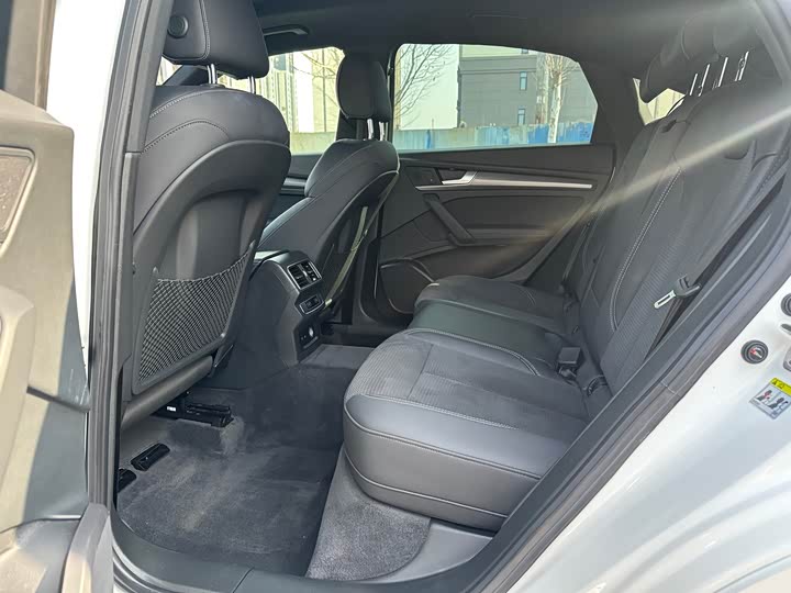 Фото 6 - Audi Q5L