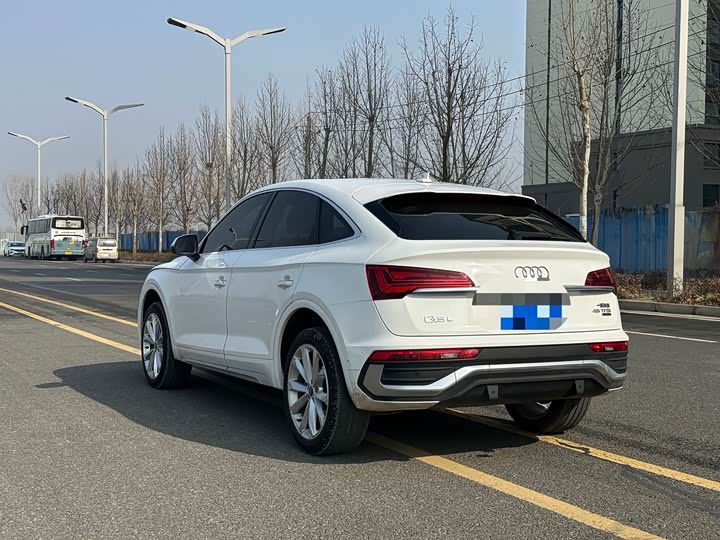 Фото 7 - Audi Q5L
