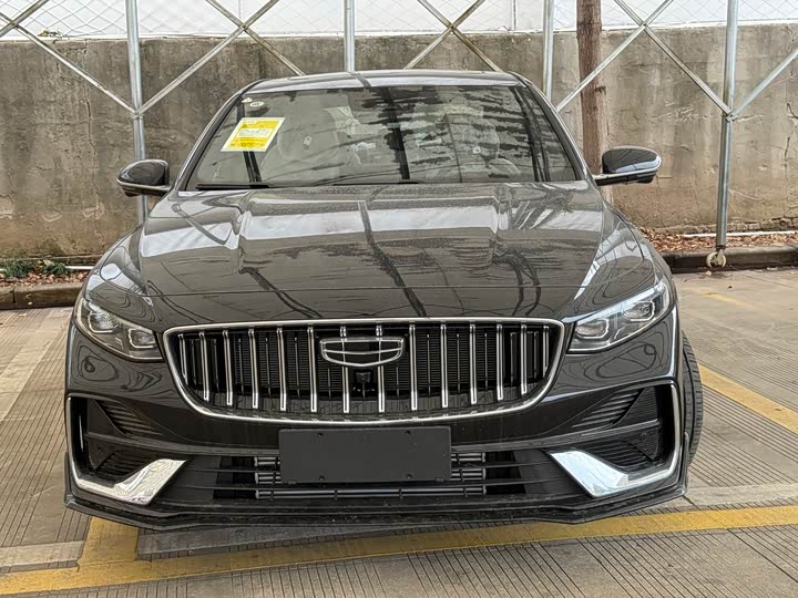 Фото 2 - Geely Preface