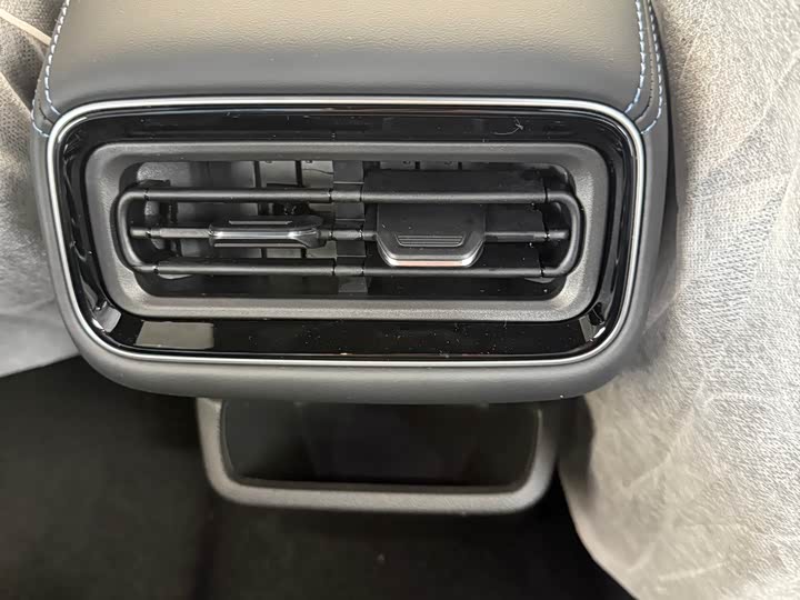 Фото 6 - Geely Preface