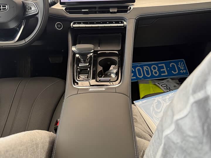 Фото 7 - Geely Preface