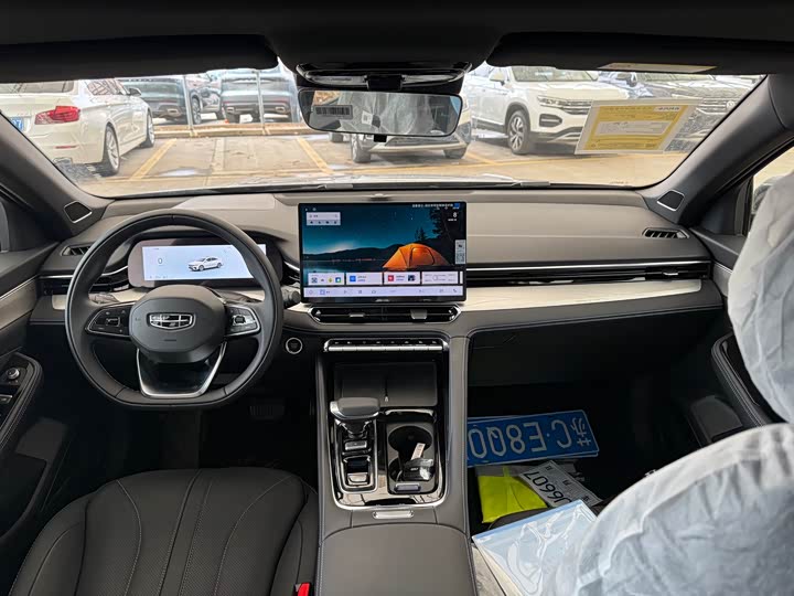 Фото 8 - Geely Preface