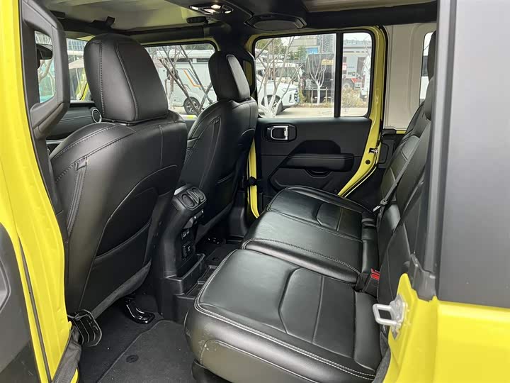 Фото 9 - Jeep Wrangler Hybrid