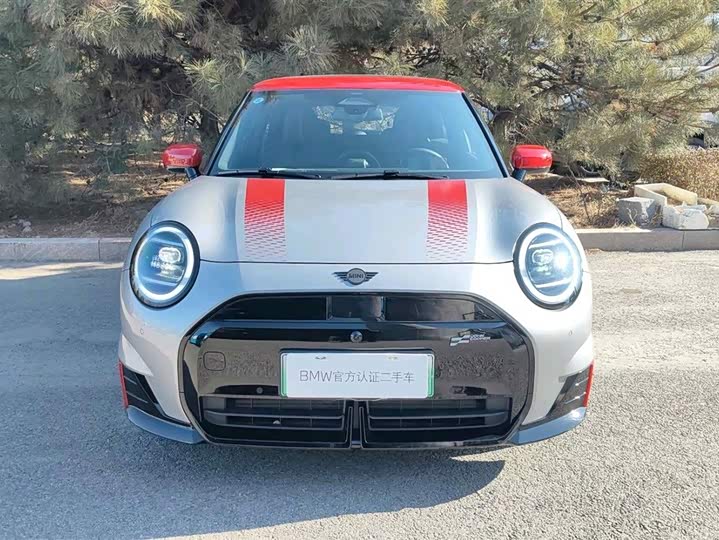 Фото 2 - Mini Cooper JCW