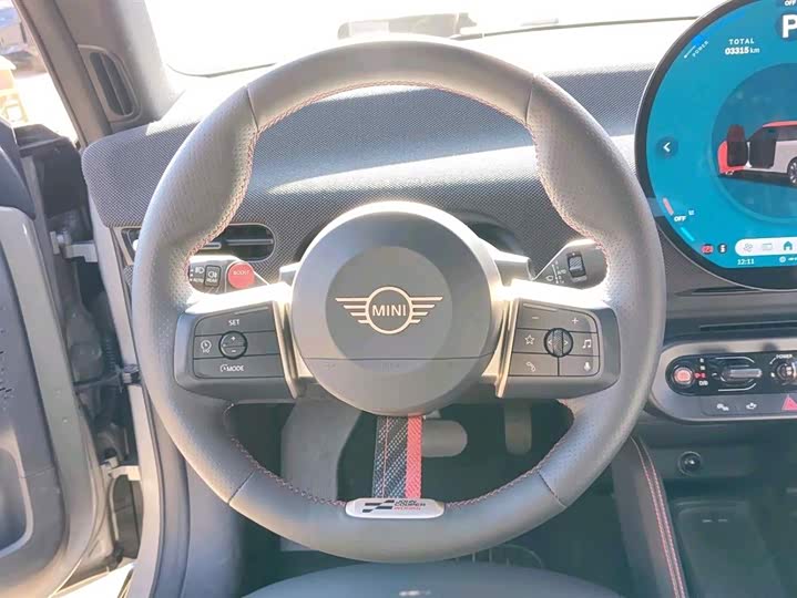 Фото 9 - Mini Cooper JCW