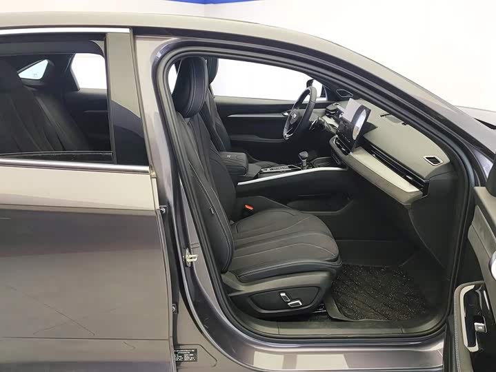 Photo 8 - Geely Preface