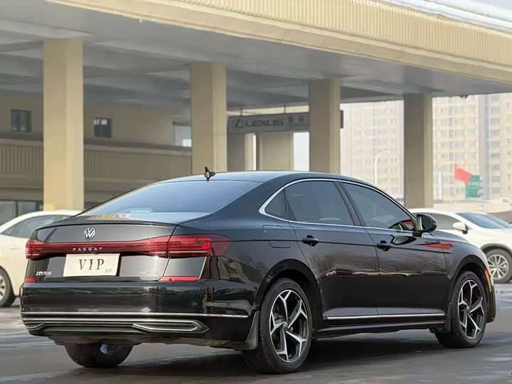 Фото 9 - Volkswagen Passat