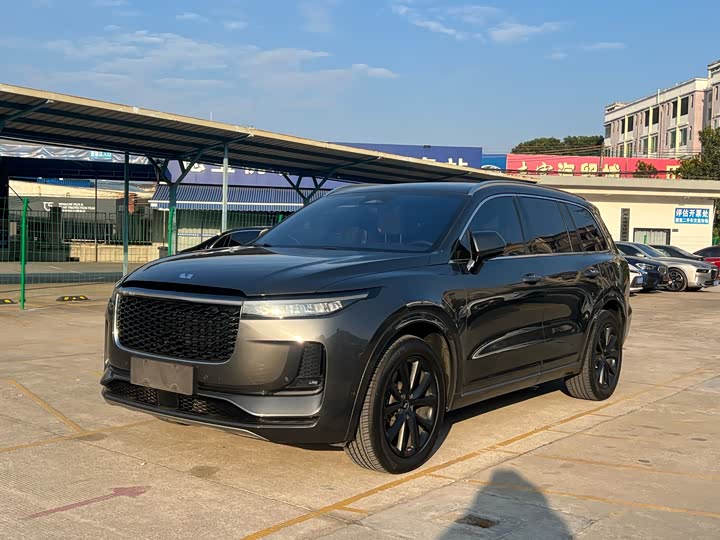 Фото 1 - LiXiang One