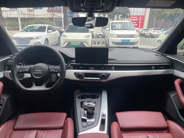 Фото 5 - Audi A4L