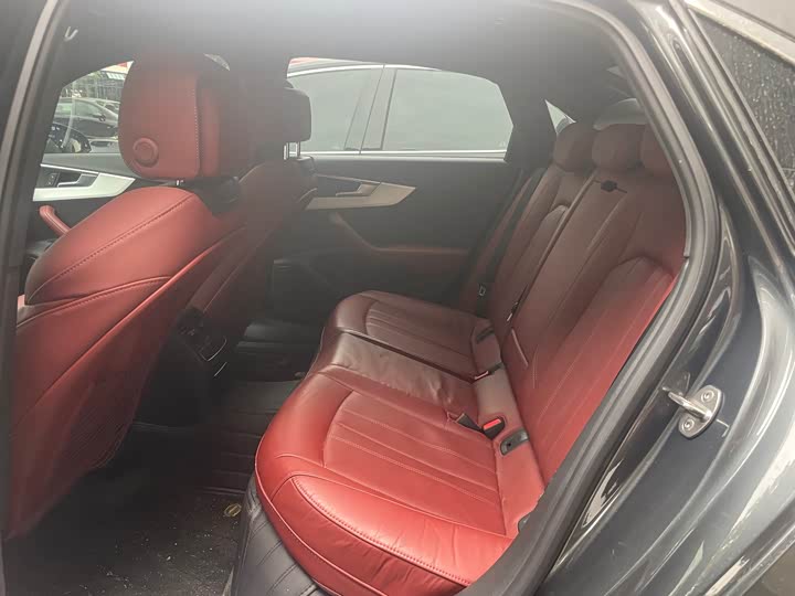 Фото 6 - Audi A4L