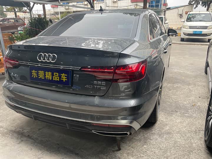 Фото 9 - Audi A4L