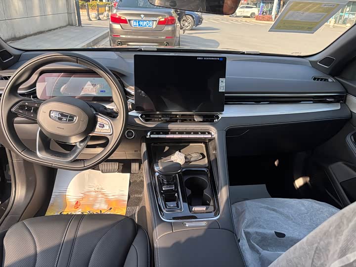 Фото 9 - Geely Preface