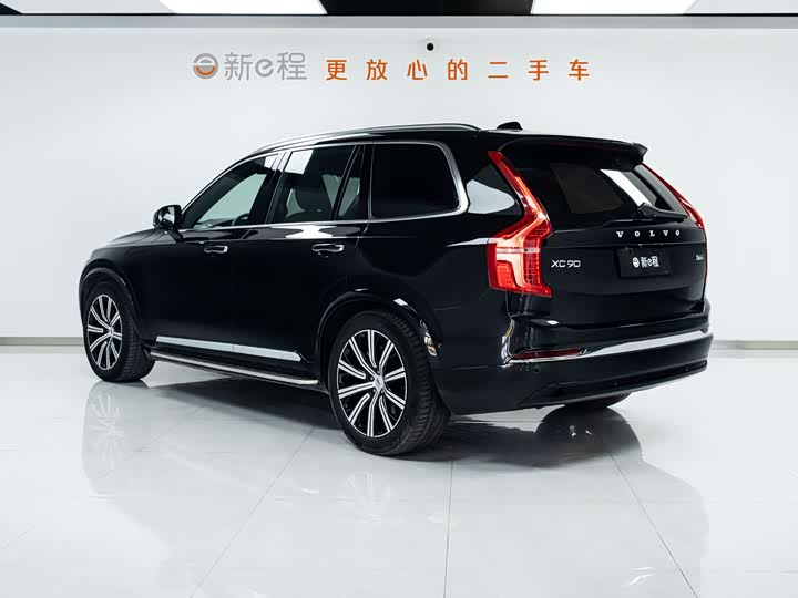 Фото 4 - Volvo XC90