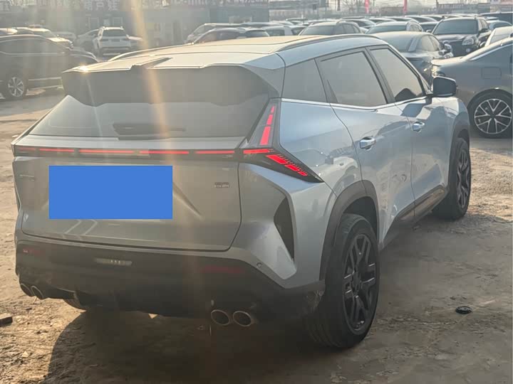 Фото 4 - Geely Atlas