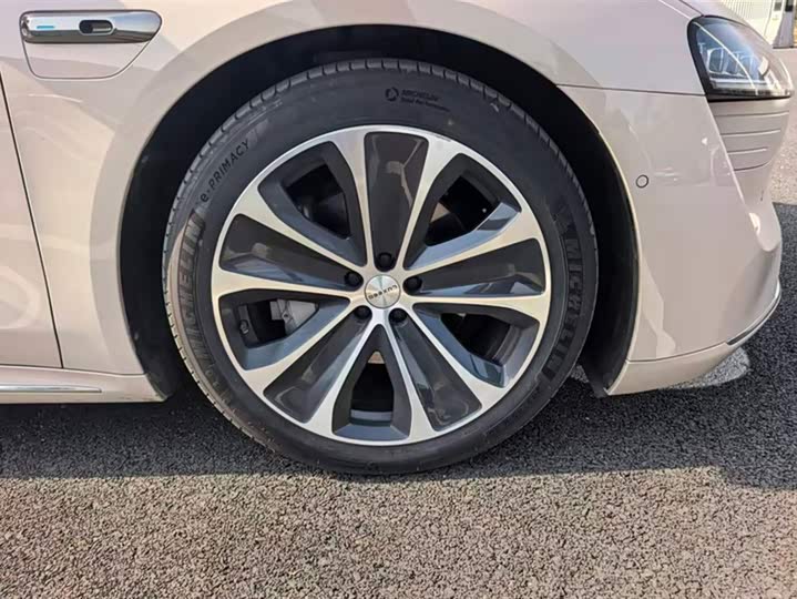 Фото 6 - Luxeed S7