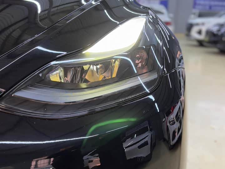 Фото 3 - Tesla Model Y