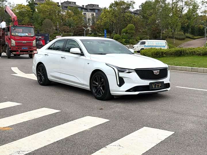 Фото 2 - Cadillac CT4