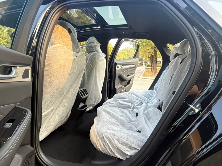 Photo 9 - Geely Preface