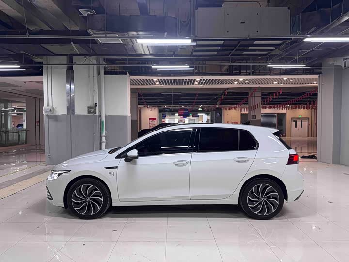 Фото 4 - Volkswagen Golf